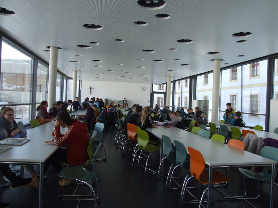 Mensa mit Schüler